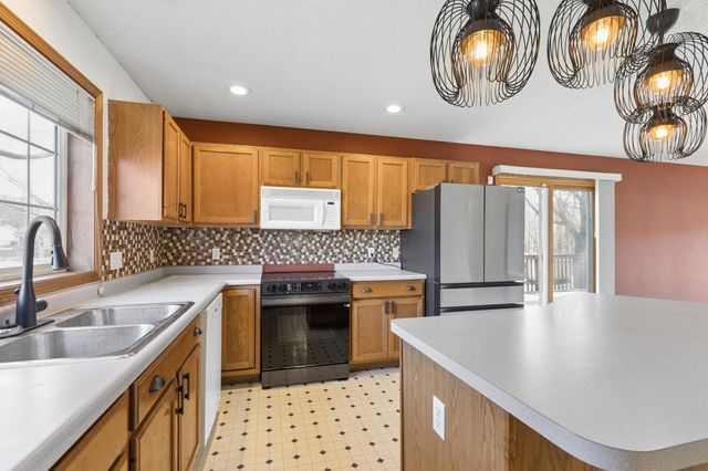 9597 Mill Trail Lane, Monticello, MN 55362