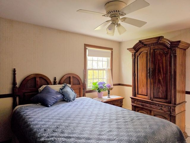 16 Pine Hollow Road, Falmouth, MA 02536