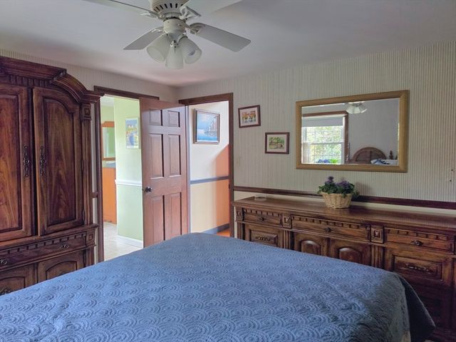 16 Pine Hollow Road, Falmouth, MA 02536