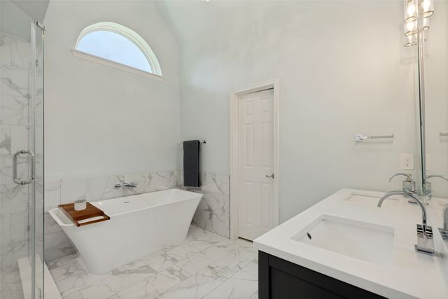 501 Green Meadow Street N, Colleyville, TX 76034