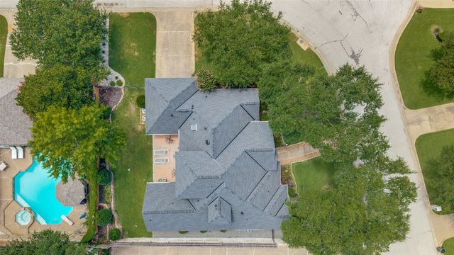 501 Green Meadow Street N, Colleyville, TX 76034