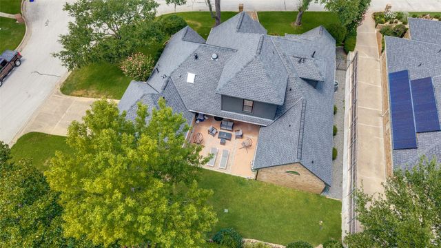 501 Green Meadow Street N, Colleyville, TX 76034