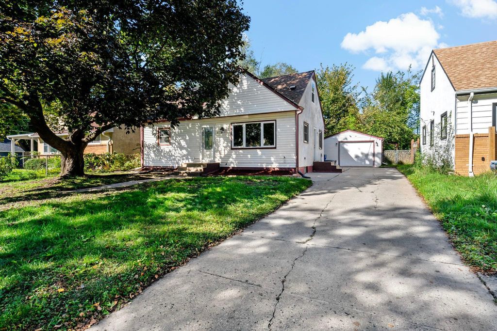 63 Iowa Avenue W, Saint Paul, MN 55117 — exterior