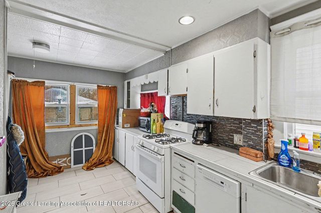 315 E Mount Hope Avenue, Lansing, MI 48910