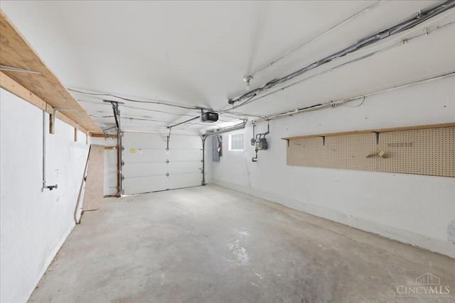 2612 Kathleen Court, Cincinnati, OH 45239