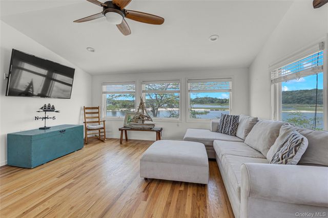 286 Towd Point Road, Southampton, NY 11968