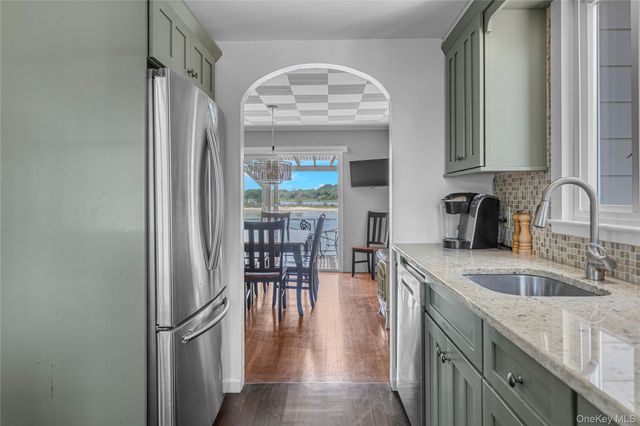 286 Towd Point Road, Southampton, NY 11968