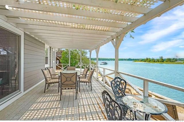 286 Towd Point Road, Southampton, NY 11968