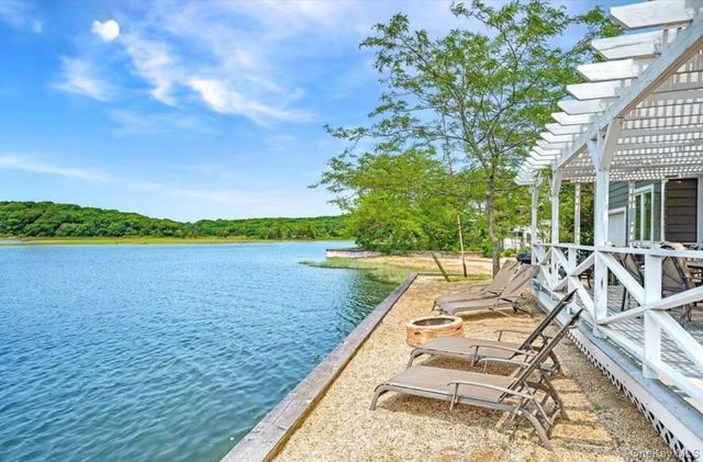 286 Towd Point Road, Southampton, NY 11968