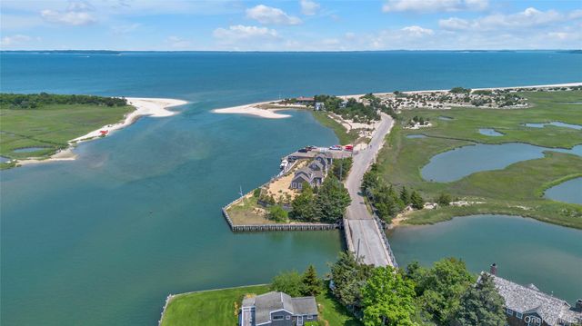 286 Towd Point Road, Southampton, NY 11968