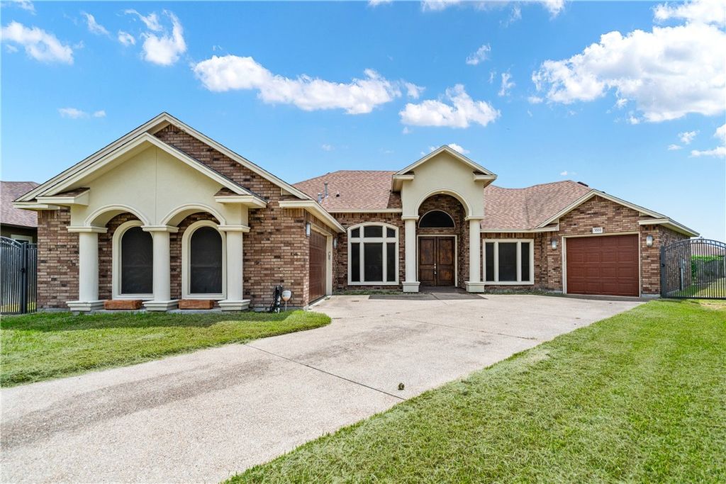 3702 E Lake Dr, Corpus Christi, TX 78414