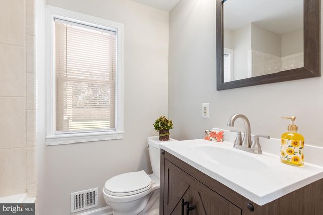 6903 FRIENDSHIP RD, Clinton, MD 20735