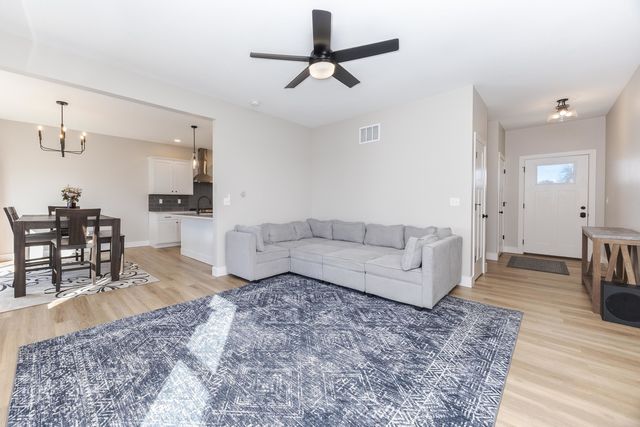 401 B Jenny Lane, Heyworth, IL 61745