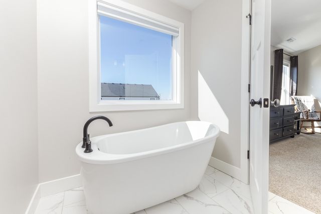 401 B Jenny Lane, Heyworth, IL 61745