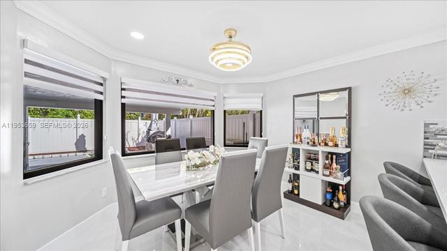 11611 SW 9th Ct, Pembroke Pines, FL 33025