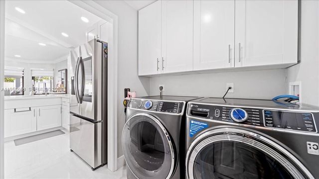 11611 SW 9th Ct, Pembroke Pines, FL 33025