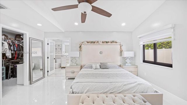 11611 SW 9th Ct, Pembroke Pines, FL 33025