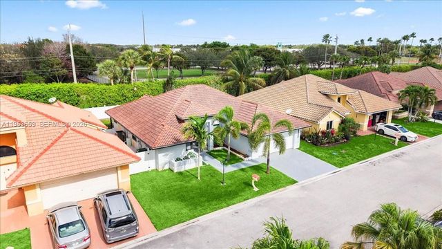 11611 SW 9th Ct, Pembroke Pines, FL 33025