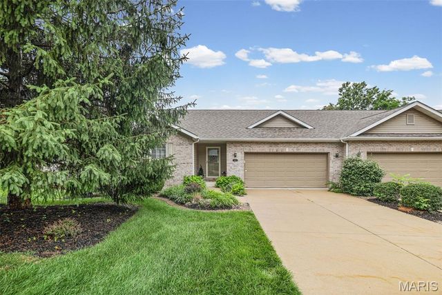 923 Esic Drive, Edwardsville, IL 62025