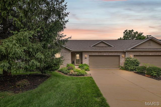 923 Esic Drive, Edwardsville, IL 62025