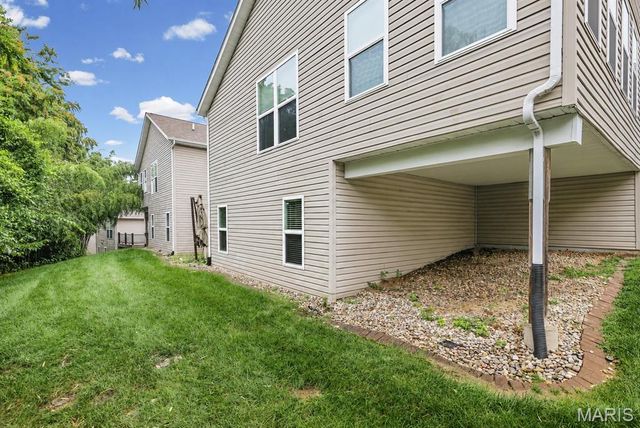 923 Esic Drive, Edwardsville, IL 62025