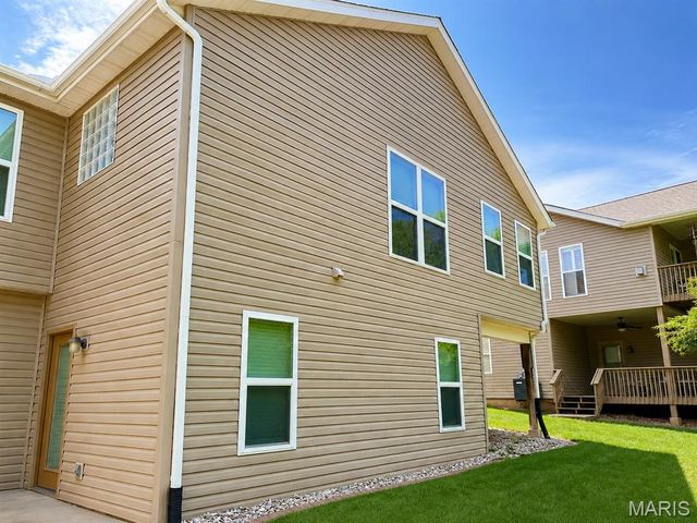 923 Esic Drive, Edwardsville, IL 62025