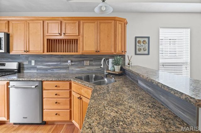 923 Esic Drive, Edwardsville, IL 62025