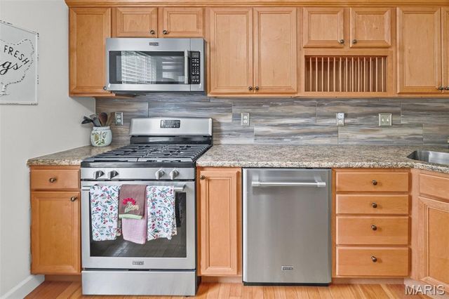 923 Esic Drive, Edwardsville, IL 62025