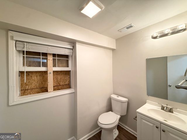 6525 Woodford Road, Atlanta, GA 30349