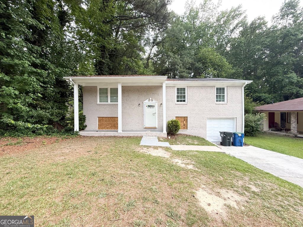 6525 Woodford Road, Atlanta, GA 30349