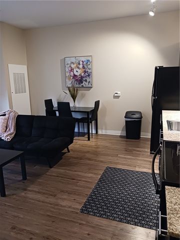 1655 5th Ave 515, Downtown Pgh, PA 15219