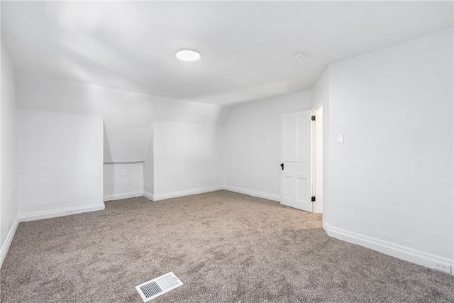 658 Montclair St, Greenfield, PA 15217