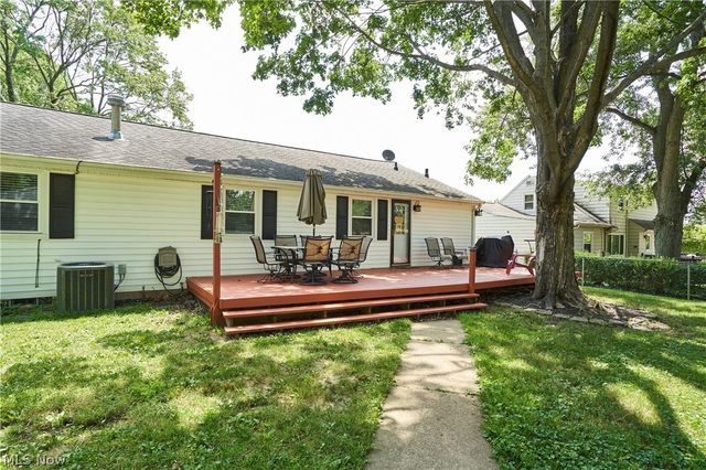 230 Valley View Drive, Wadsworth, OH 44281