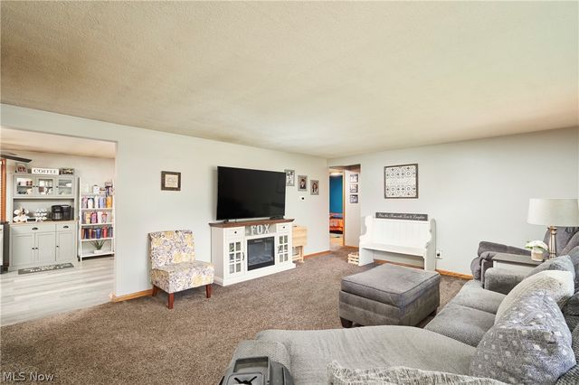 230 Valley View Drive, Wadsworth, OH 44281