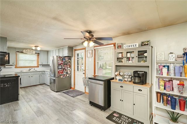 230 Valley View Drive, Wadsworth, OH 44281