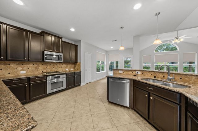 18450 W Laura Shore Drive, Cypress, TX 77433