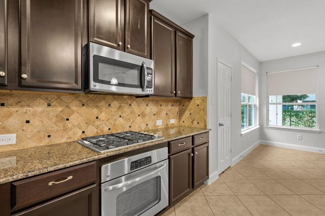 18450 W Laura Shore Drive, Cypress, TX 77433