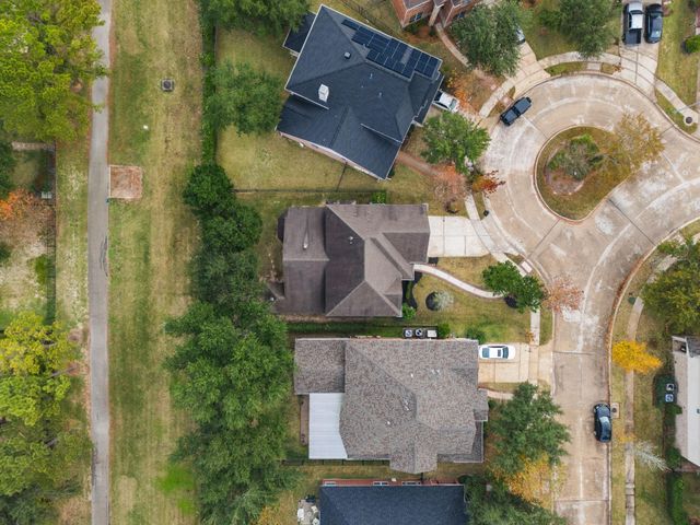 18450 W Laura Shore Drive, Cypress, TX 77433