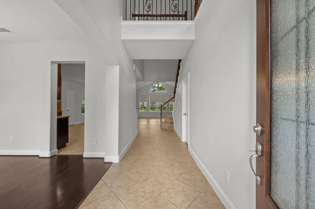 18450 W Laura Shore Drive, Cypress, TX 77433