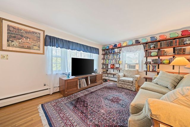 10 Curtis Cir, Canton, MA 02021