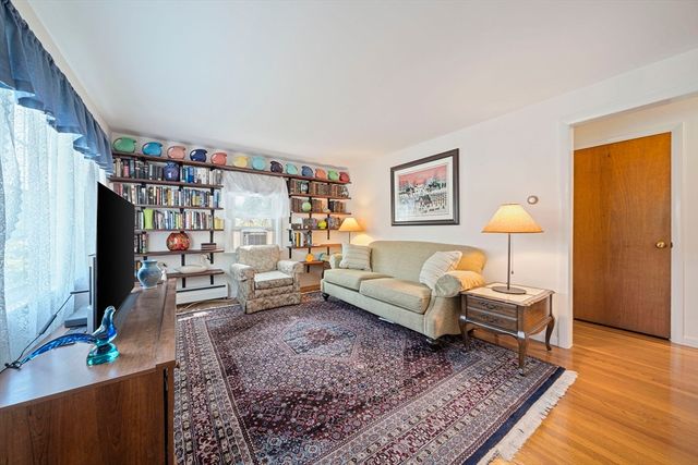10 Curtis Cir, Canton, MA 02021