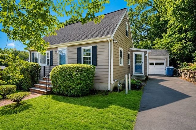 10 Curtis Cir, Canton, MA 02021