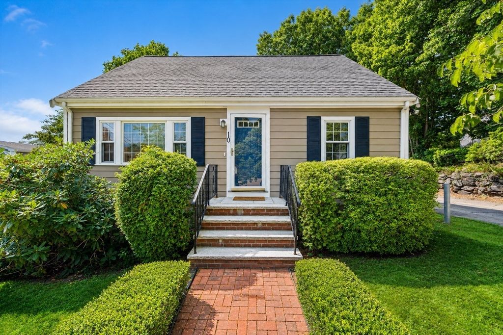 10 Curtis Cir, Canton, MA 02021