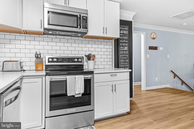 202 HUCKLEBERRY LN, Harpers Ferry, WV 25425