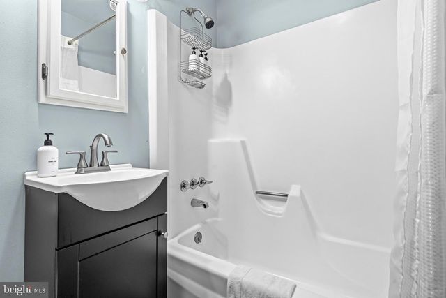 202 HUCKLEBERRY LN, Harpers Ferry, WV 25425