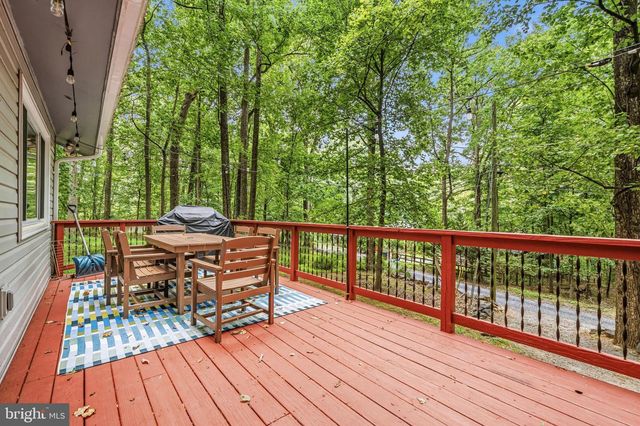 202 HUCKLEBERRY LN, Harpers Ferry, WV 25425