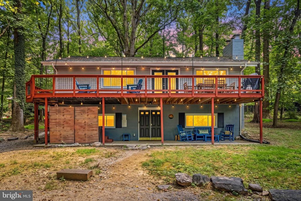 202 HUCKLEBERRY LN, Harpers Ferry, WV 25425