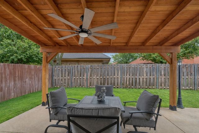 417 Sunnybrook Court, Bedford, TX 76021