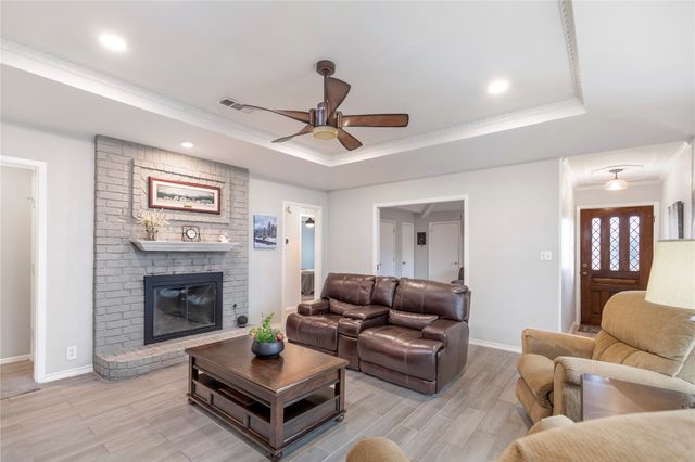 417 Sunnybrook Court, Bedford, TX 76021