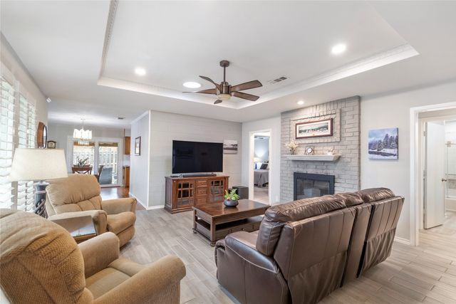 417 Sunnybrook Court, Bedford, TX 76021